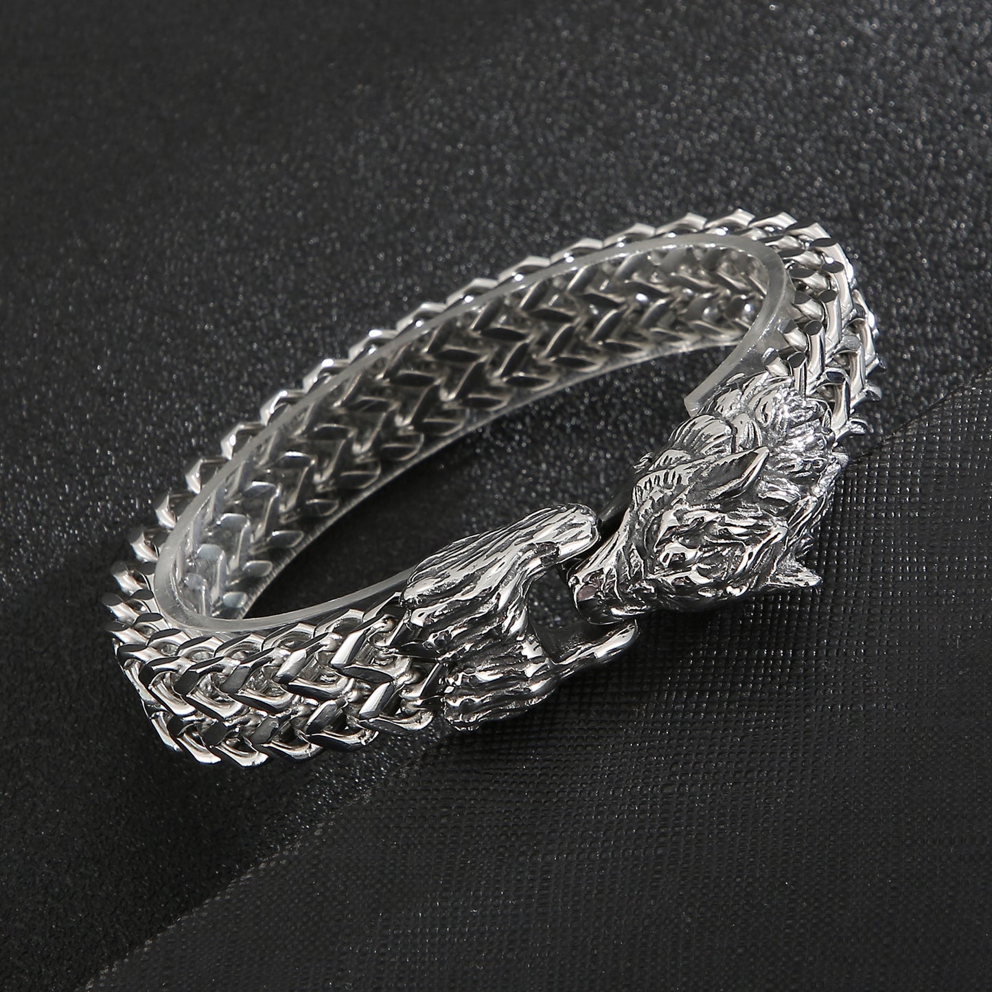 PULSERA LOBO - ACERO INOXIDABLE